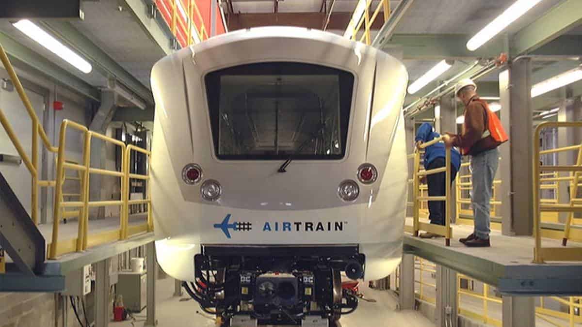 Delhi be ready for Air Train travel that will connect All Airport Terminals by 2022