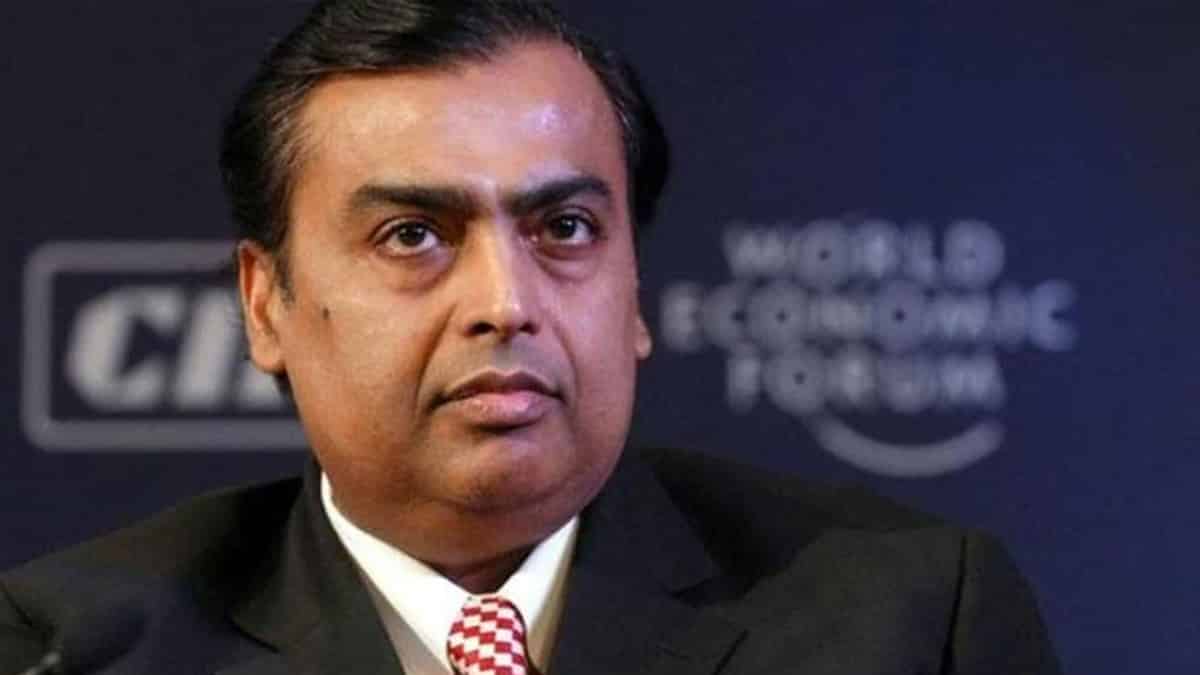 SEBI fines Rs. 25 Crores and Rs. 15 Crores to Mukesh Ambani's two entities