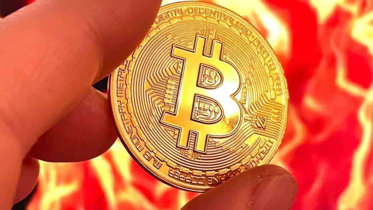 After rising almost 3% on Friday morning, Bitcoin surpassed the $60,019 milestone