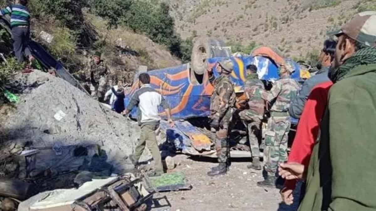Jammu and Kashmir Bus fell into a pit in Thatri, doda, 10 People Died