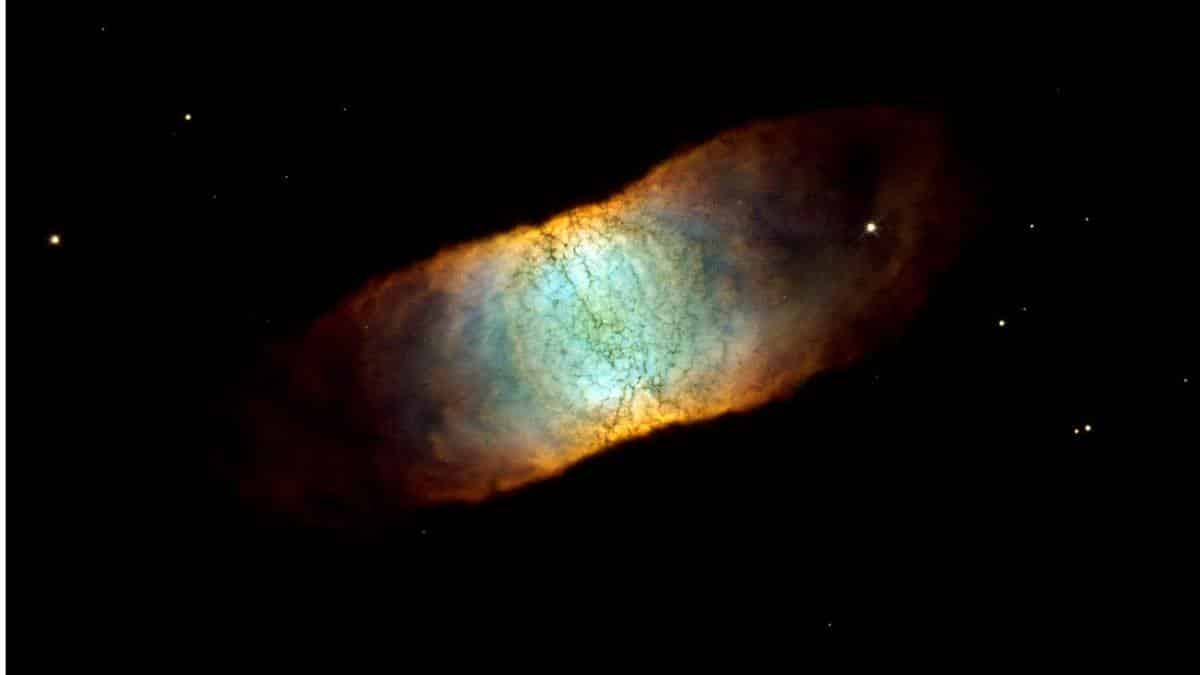 IC 4406 THE RETINA NEBULA DIEING STAR