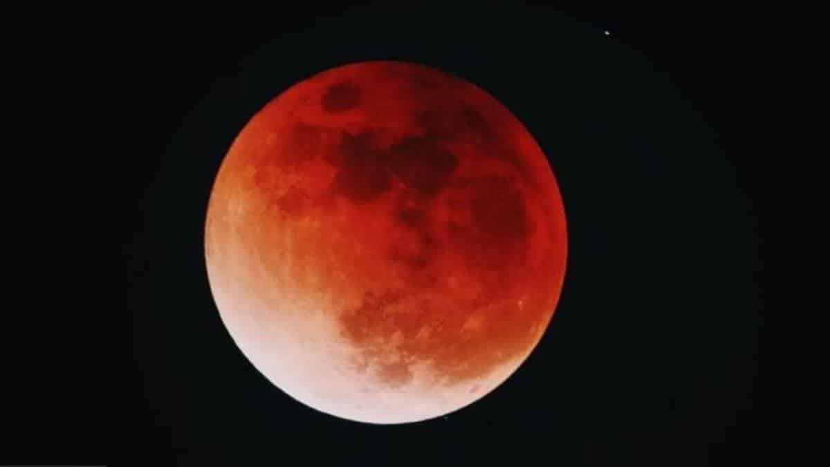 Prepare for the longest partial lunar eclipse in 580 years on November 19