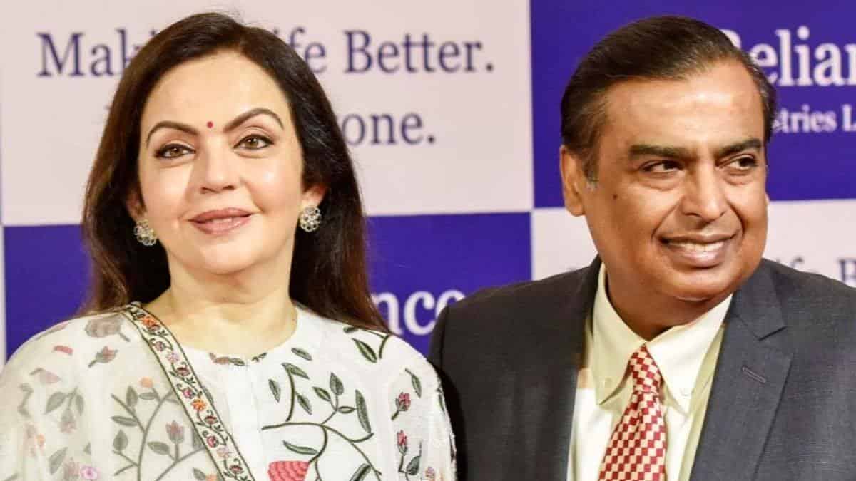 mukesh ambani moving to london