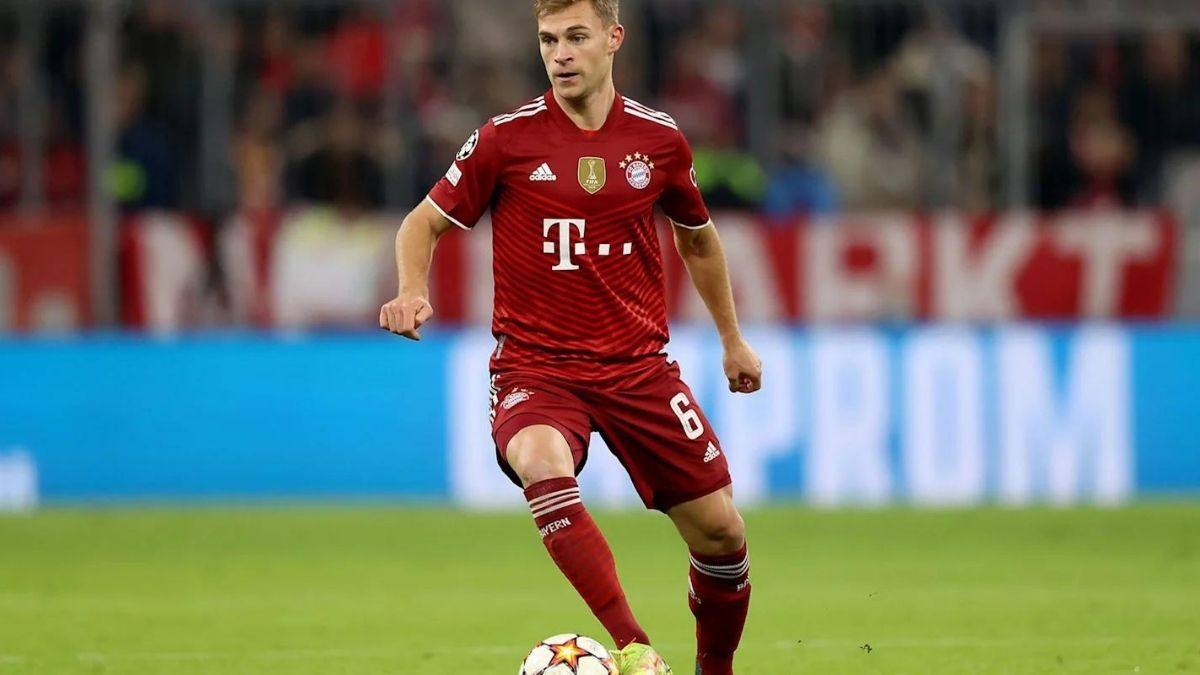 Bayern Munich defender Joshua Kimmich is out until 2022 due to a coronavirus infection in his lungs