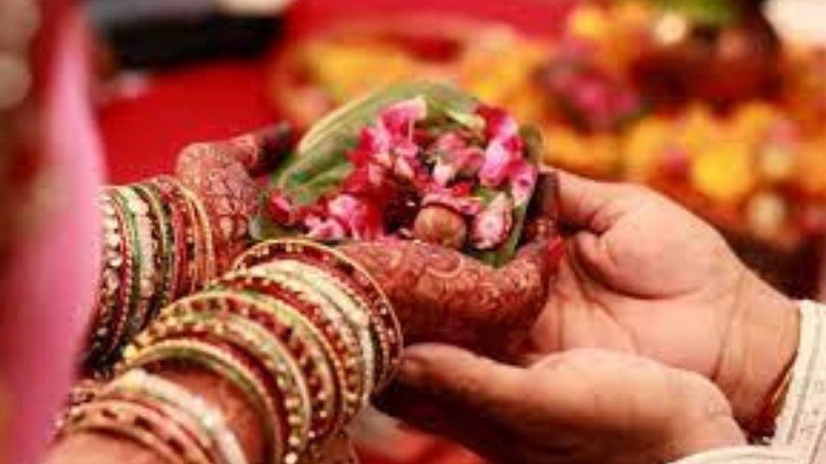 increase age of marriage for women to 21 years