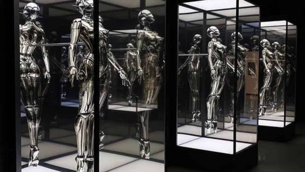 AI in a box that is a hall of mirrors from the inside - Elon Musk Latest Tweet