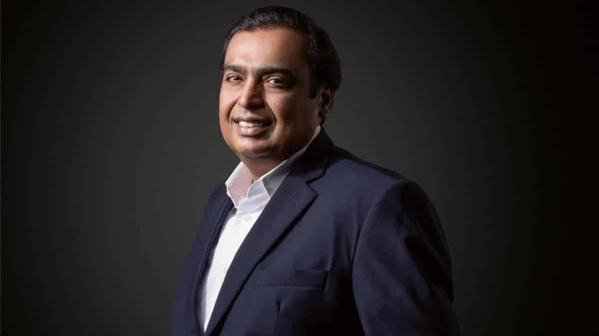 Mukesh Ambani next in line to invest in renewable energy