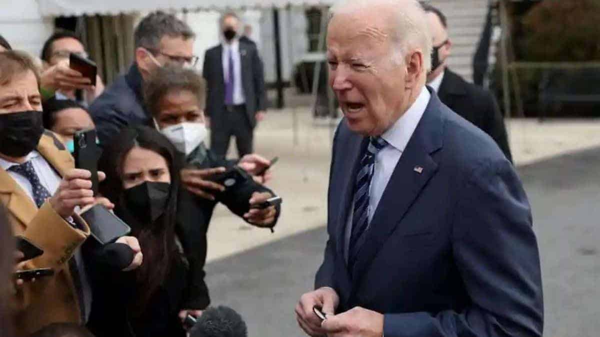 Biden describes the attack on Ukraine as "unjustified and unprovoked," and promises that the "world will hold Russia accountable."