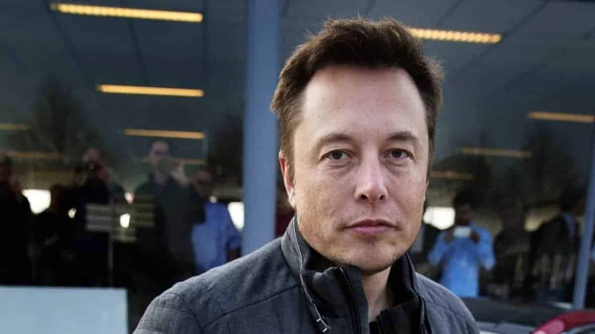 Elon musk remembers bitcoin inventer