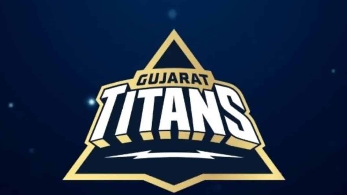 Gujarat Titans tweets the pic of players enjoying the game in Titan Camp's pool
