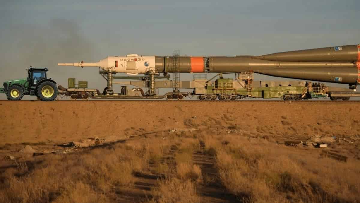 Ukraine-Russia war, Ukrainian Farmer steals Soyuz Rocket