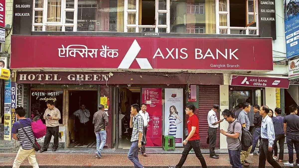 SEBI imposes Rs 5 lakh penalty on Axis Bank for violating norms