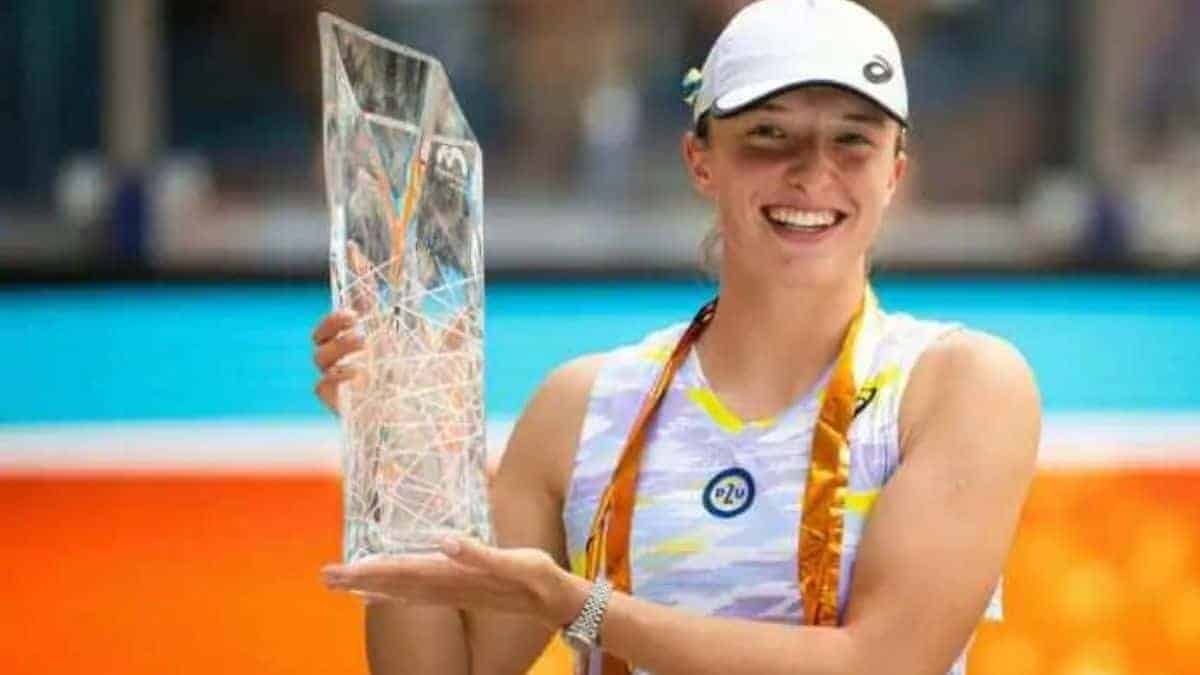 Iga Swiatek becomes the first Polish tennis player to reach the top of the rankings