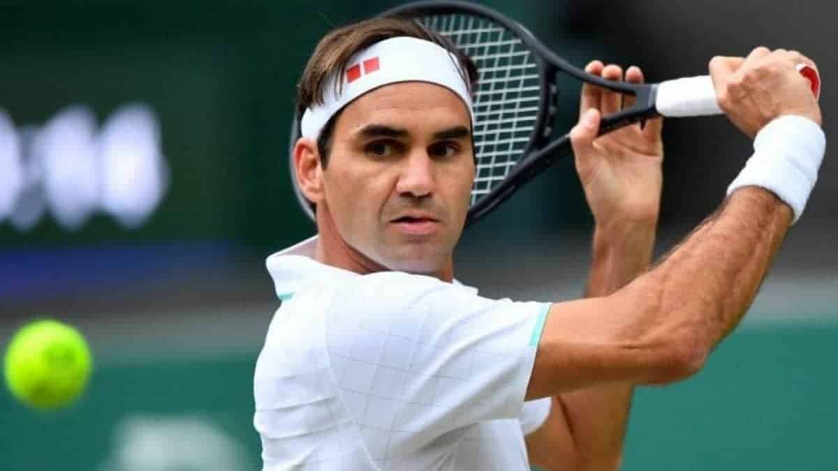 Roger Federer drops out of the top 40 for the first time since 2000, trailing Novak Djokovic by 43 spots