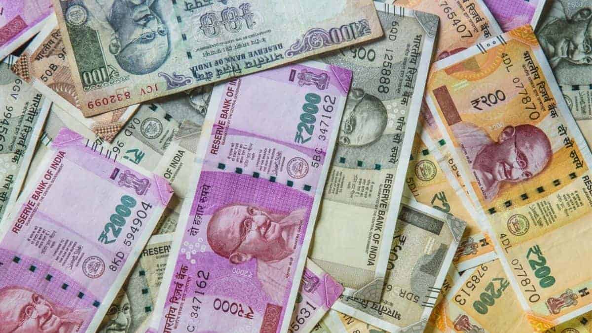 This week, the rupee is expected to rise to 77 levels on the spot market; the USDINR pair will trade in this range.