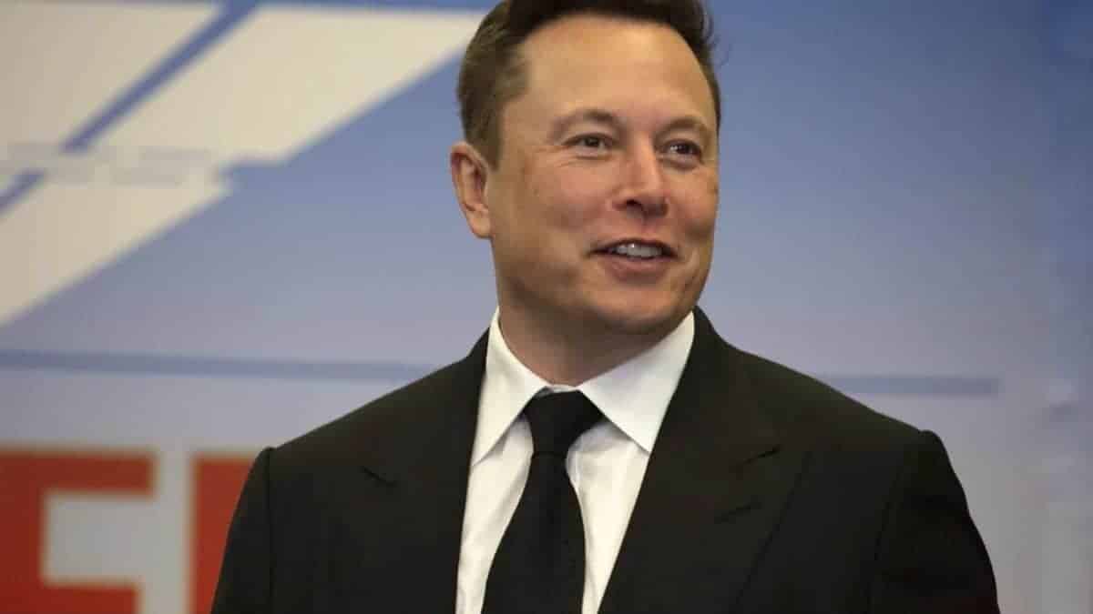 Elon Musk may fire Twitter's 'chief censor" who earns $17 million per year