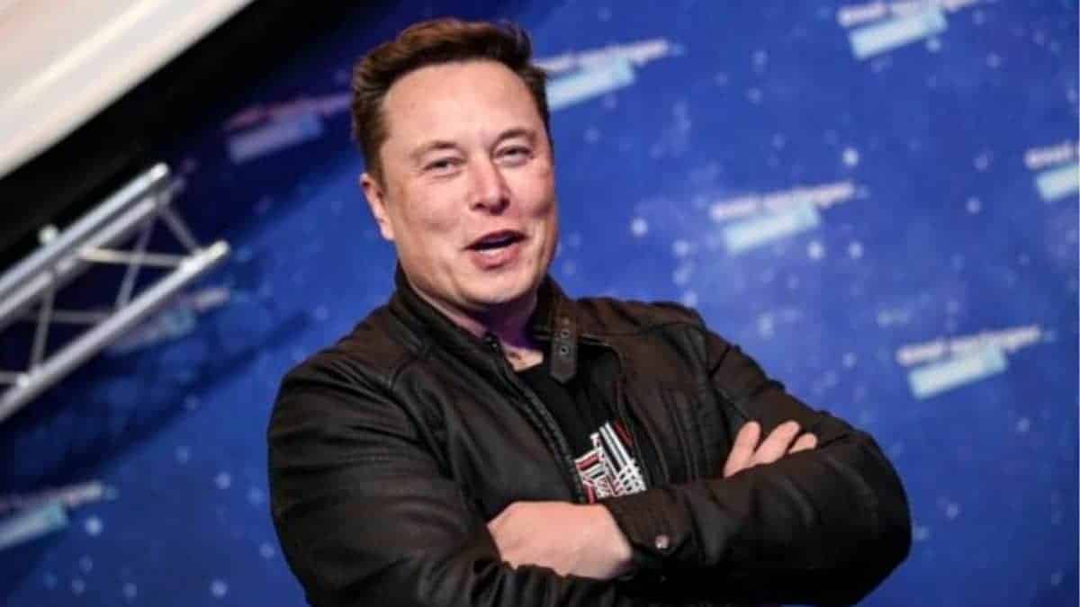 In 2018, Elon Musk paid no federal taxes, can certainly afford to pay his fair amount of taxes if he can afford Twitter we urgently require a Billionaire Tax