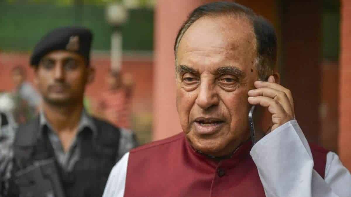 Subramanian Swamy calls Andhbhakts and Gandhbhakts liers