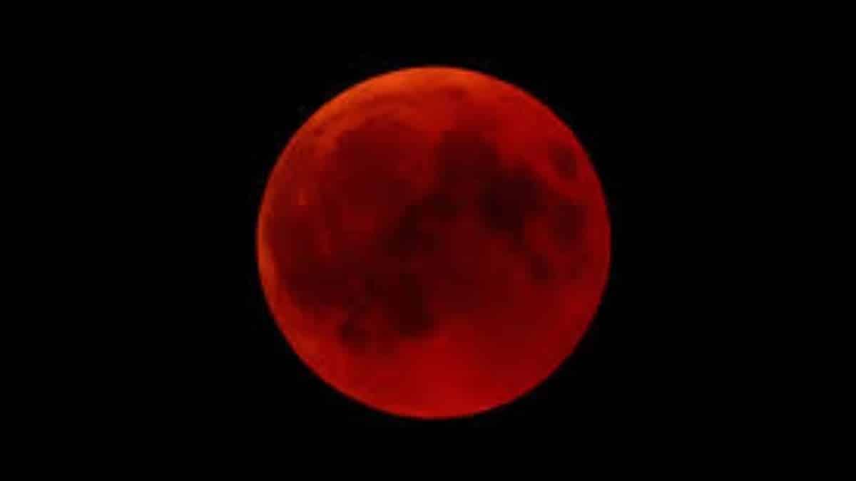 What is the significance of the Blood Moon in 2022? - Read to know more