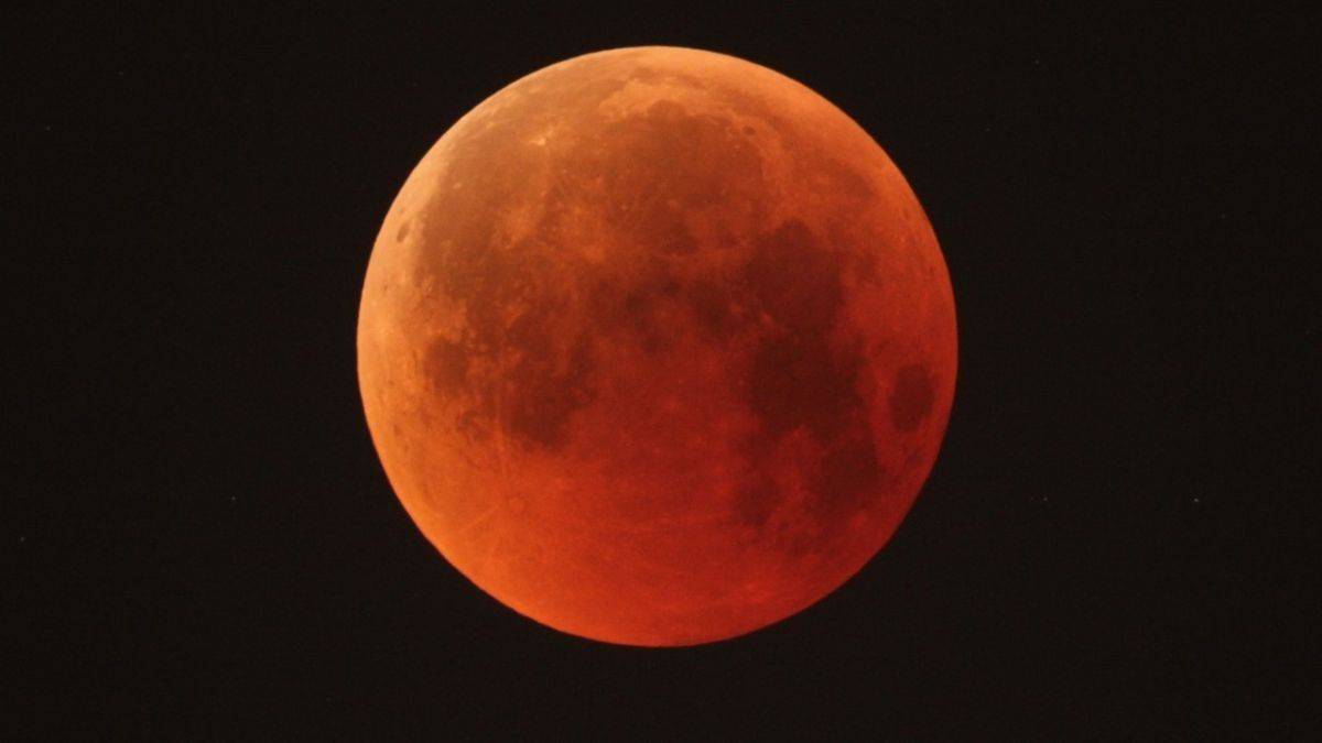 What is the significance of the Blood Moon in 2022? - Read to know more