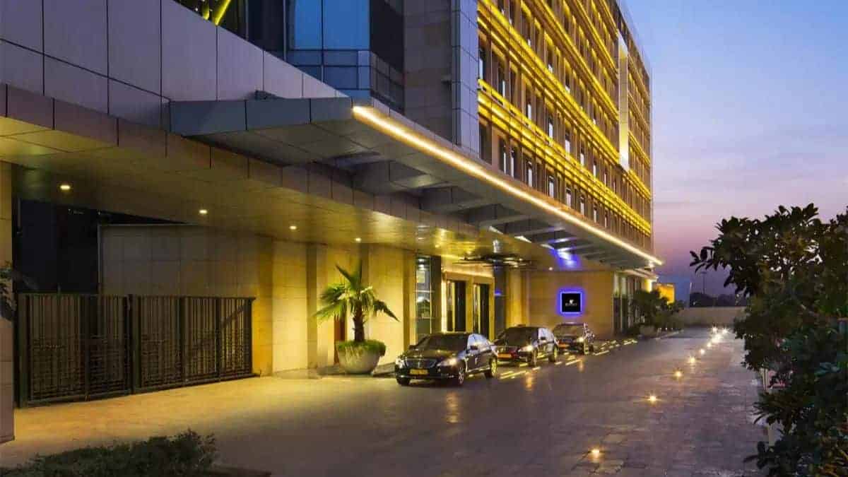 Marriott and Hilton are contemplating over the possibility of withdrawing completely from the Russian Federation