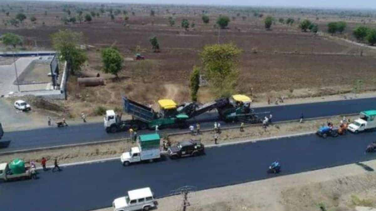 NHAI Breaks Qatar's Record By Laying 75 Kilometers Of Roads In 105 Hours