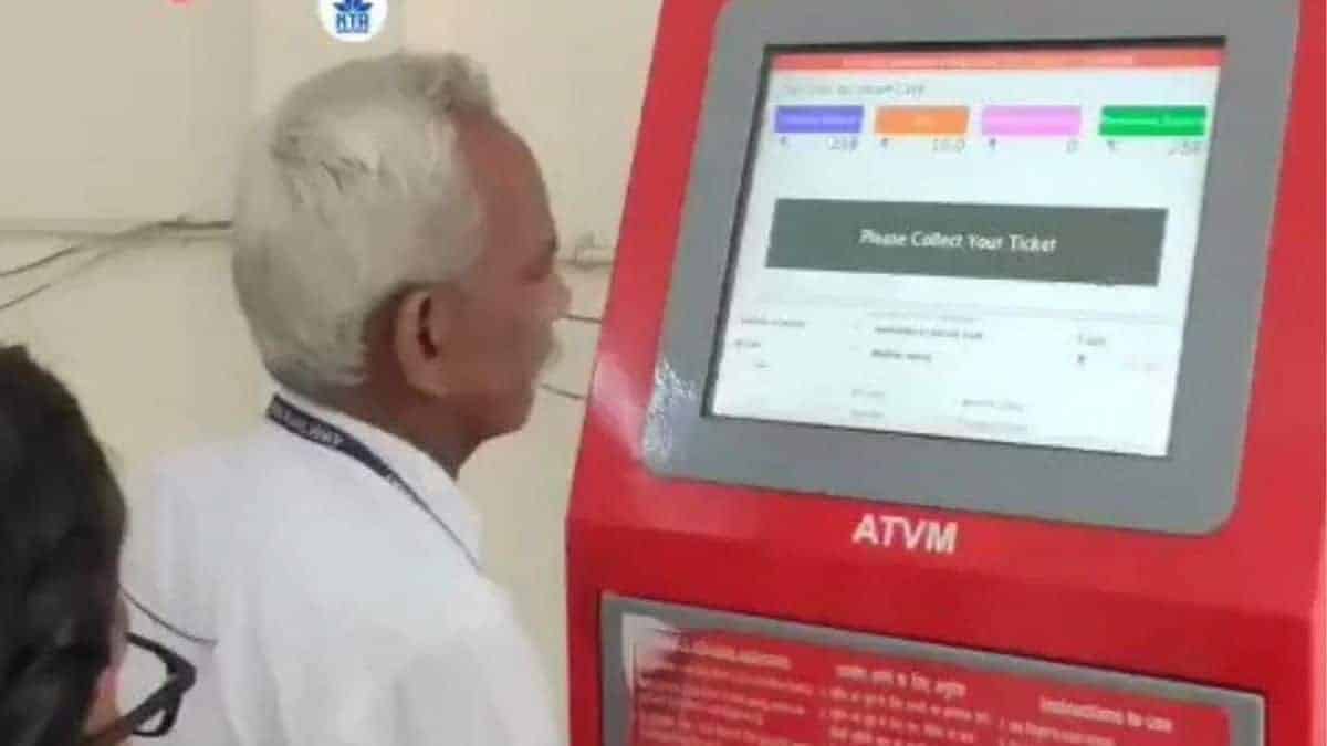 Tweets in response to a retired Indian railways worker giving three tickets in 15 seconds