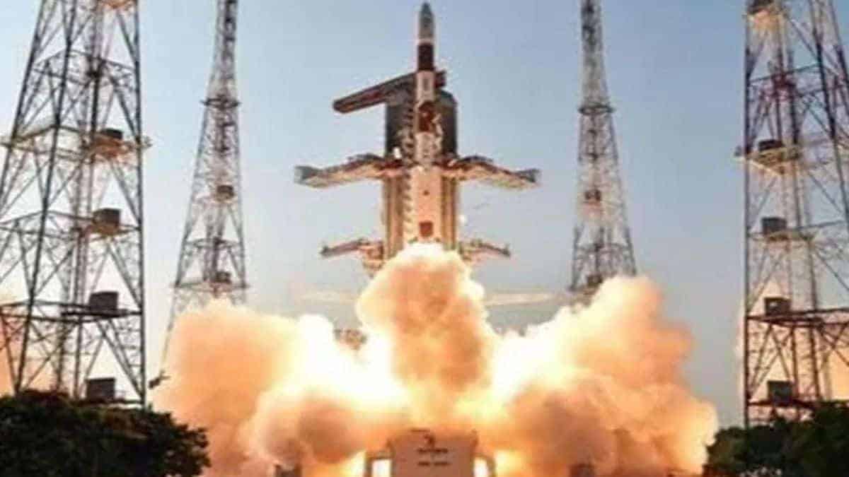 ISRO's launched PSLV-C53 for their first mission of 2022: Check out the latest updates!