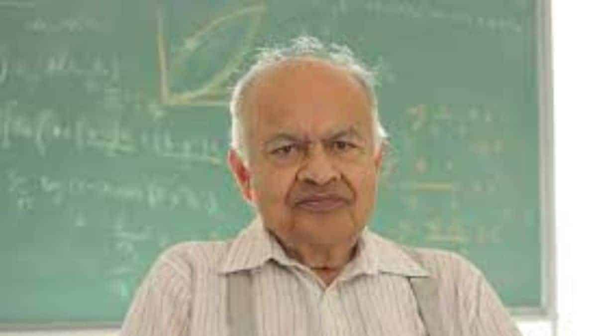 Here is the list of Top Indian scientists who gave India the power it needed in space