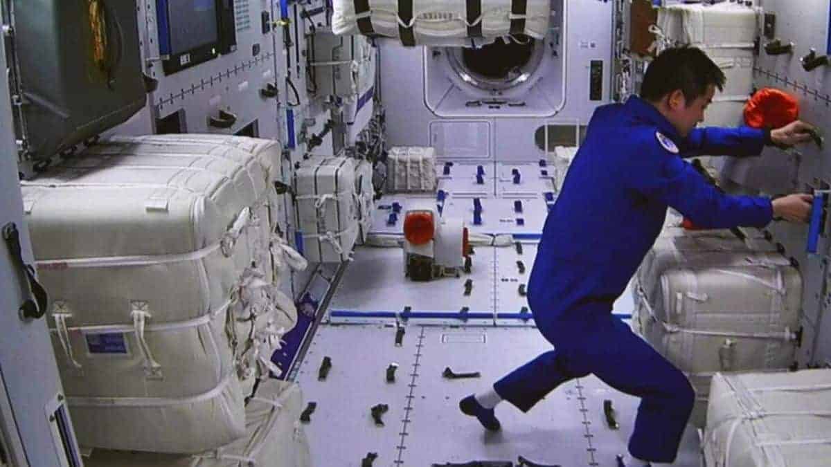 China includes science lab to its orbiting space station