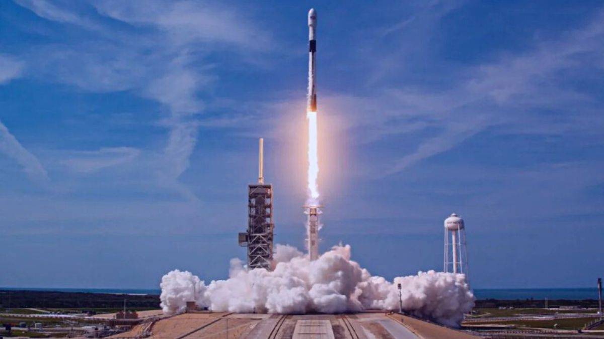 SpaceX successfully launched Falcon 9 carrying 53 Starlink satellites