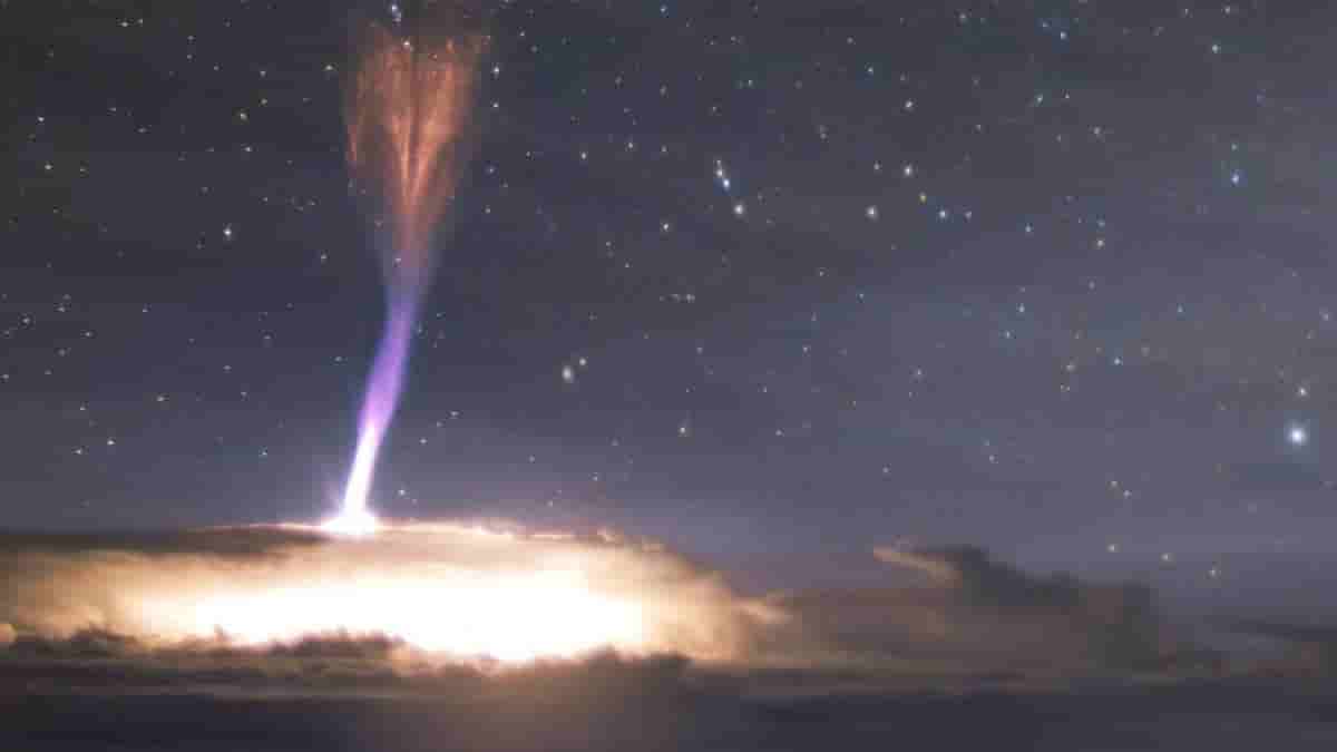 The "gigantic jet" that flew into space might have been the strongest