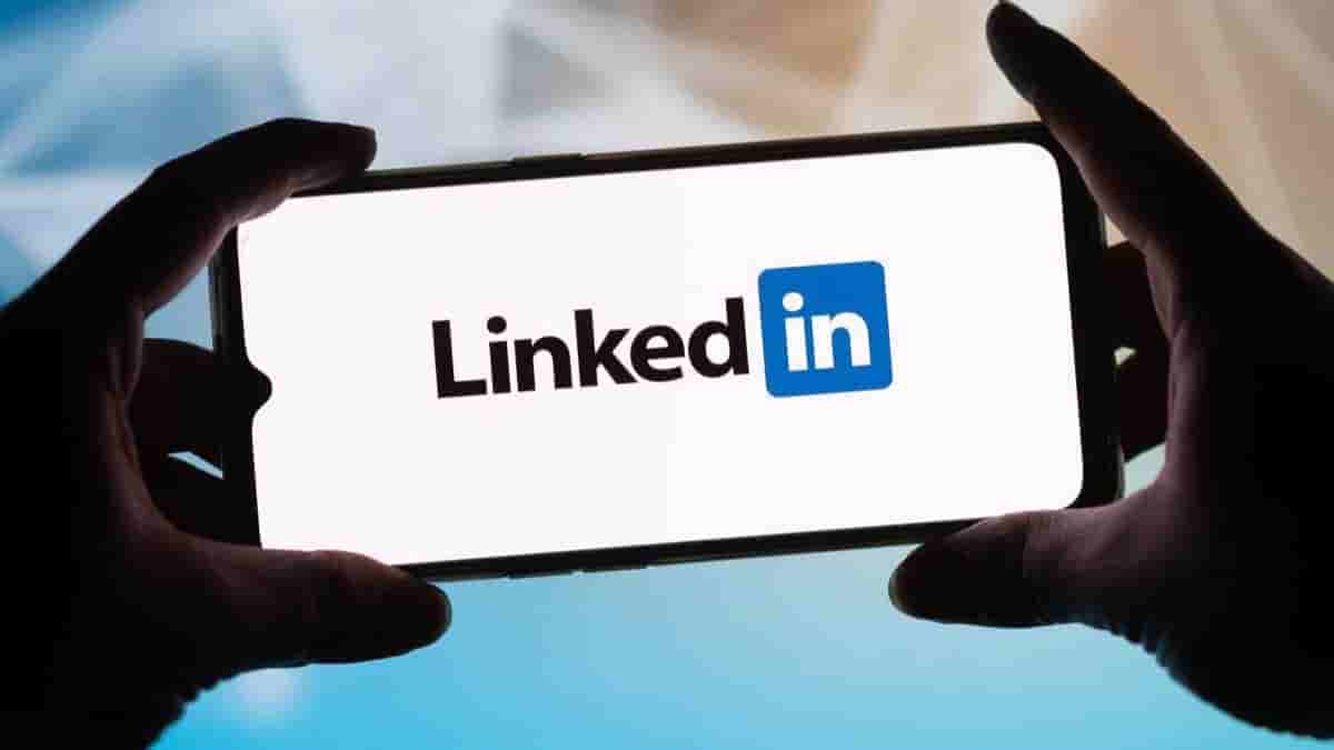 linkedin is down and many users unable to post on the platform