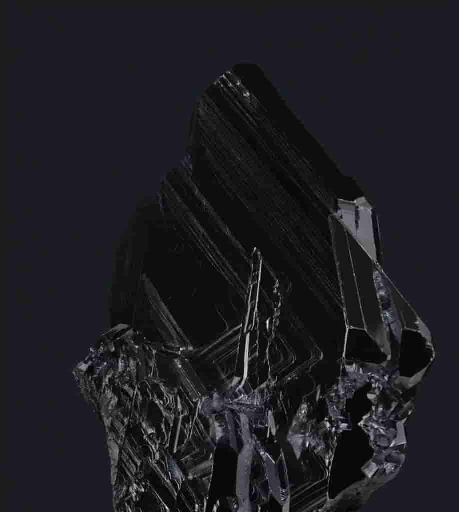 Licorice - Dark (Pixel 8 Pro)