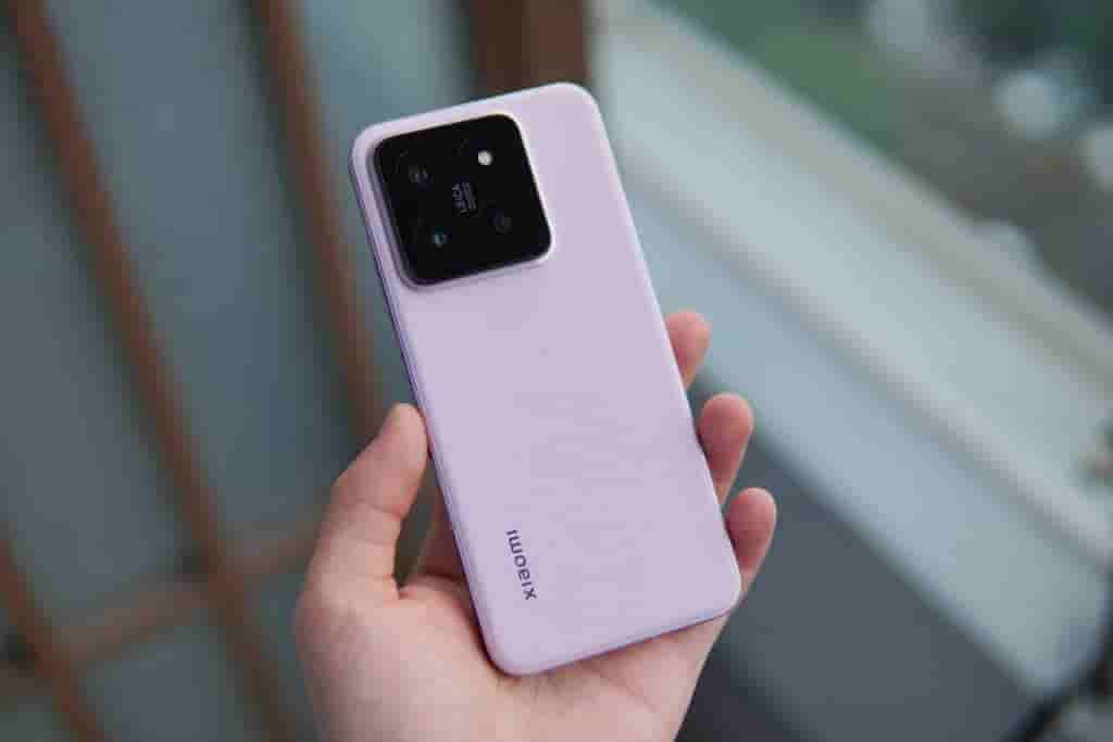 Xiaomi 14 - Hands-On Images - 2