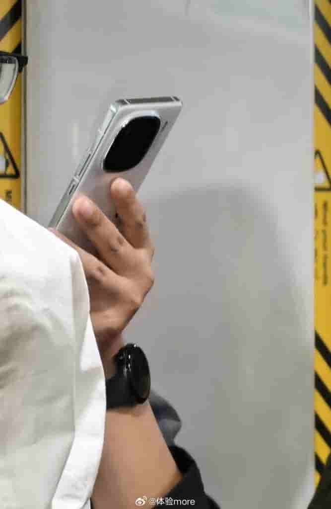 iQOO 12 - Leaked Image - White Color