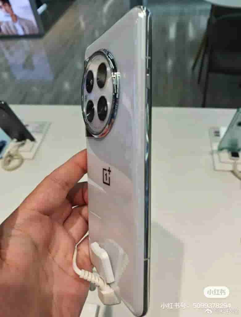 OnePlus12 Live_3