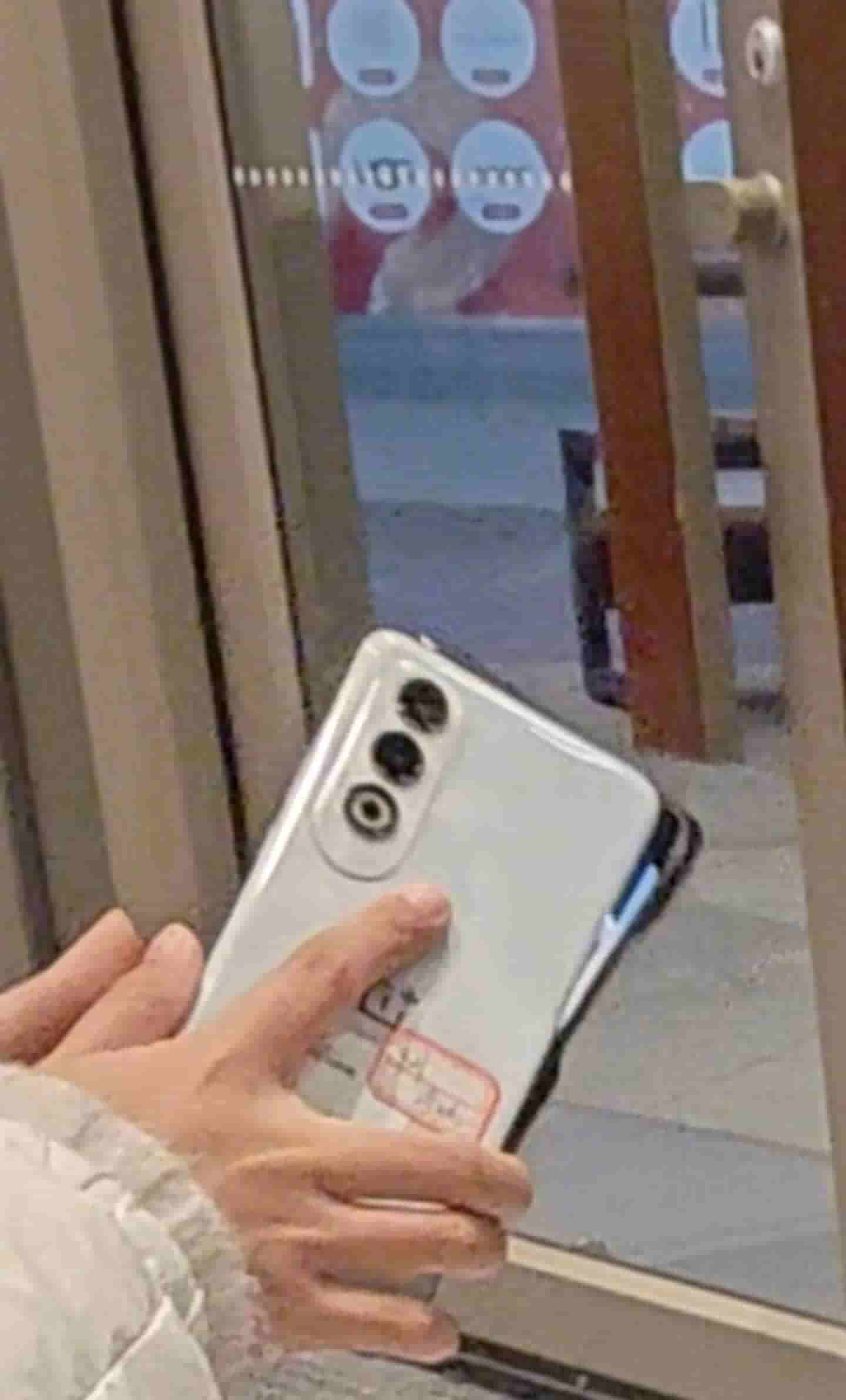 Alleged OnePlus Ace 3V Live Image