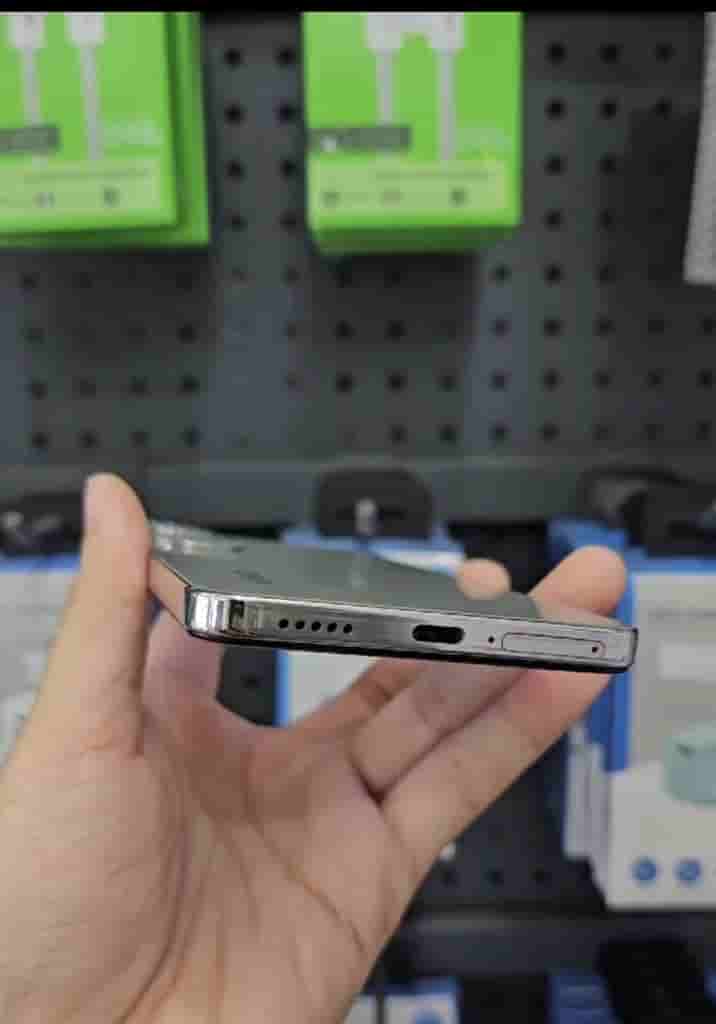 Vivo V40 Lite Bottom