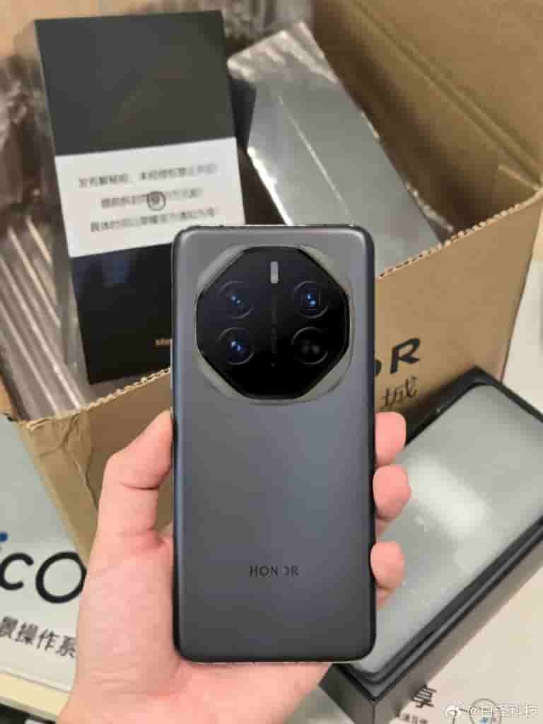 Honor Magic 7 Series - Real Life Image (3)