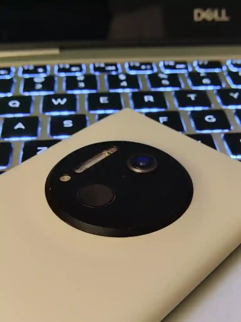 'LumiPhone 1020 SE' Project of a Reddit User Brings Back the Lumia 1020 With iPhone SE 3's Internals - (4)
