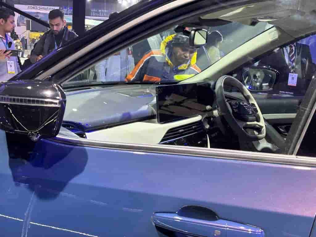 Harrier_EV_interior[1]