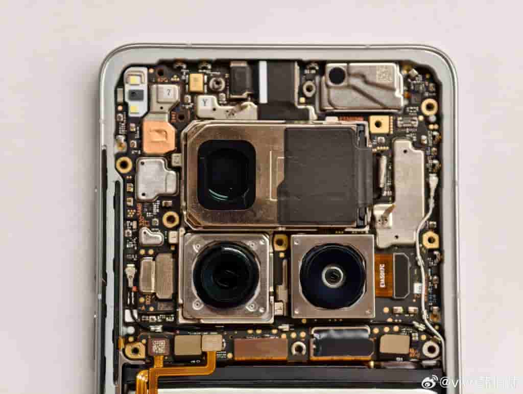 Vivo X200 Ultra - Camera Module Images (1)