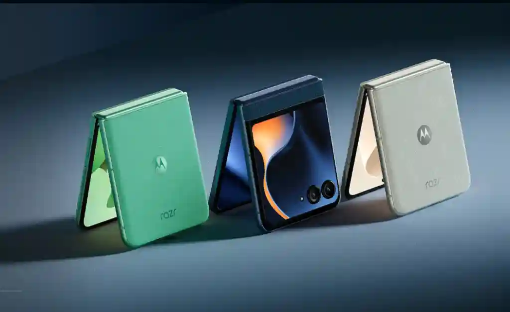 Motorola Razr 60 or Razr (2025)