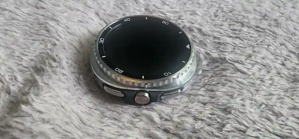 Samsung Galaxy Watch 8 Classic - Live Image (4)