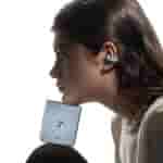 Swarovski Crystal-Clad Motorola Razr and Moto Buds Loop (5)