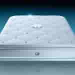 Swarovski Crystal-Clad Motorola Razr and Moto Buds Loop (7)