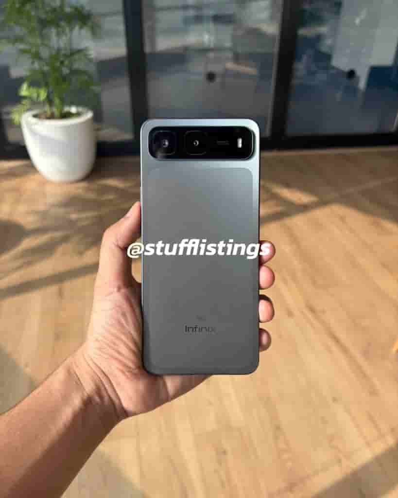 Infinix HOT 60i in Sleek Black (1)
