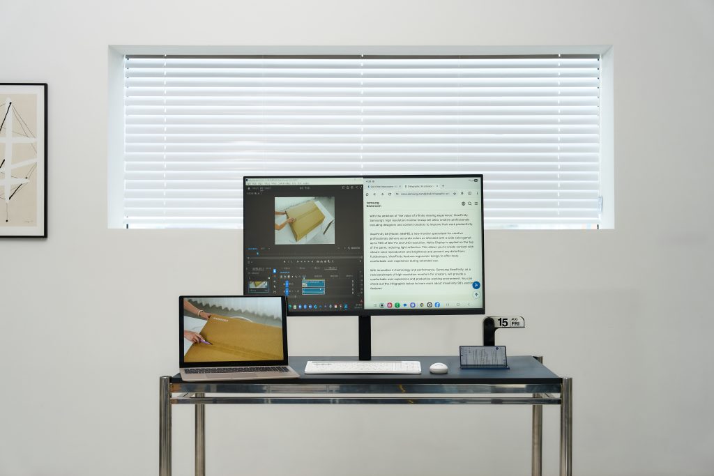 Samsung ViewFinity S8 37-Inch Monitor - PBP Mode