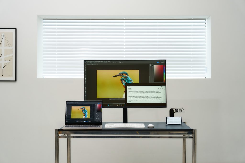 Samsung ViewFinity S8 37-Inch Monitor - PIP Model